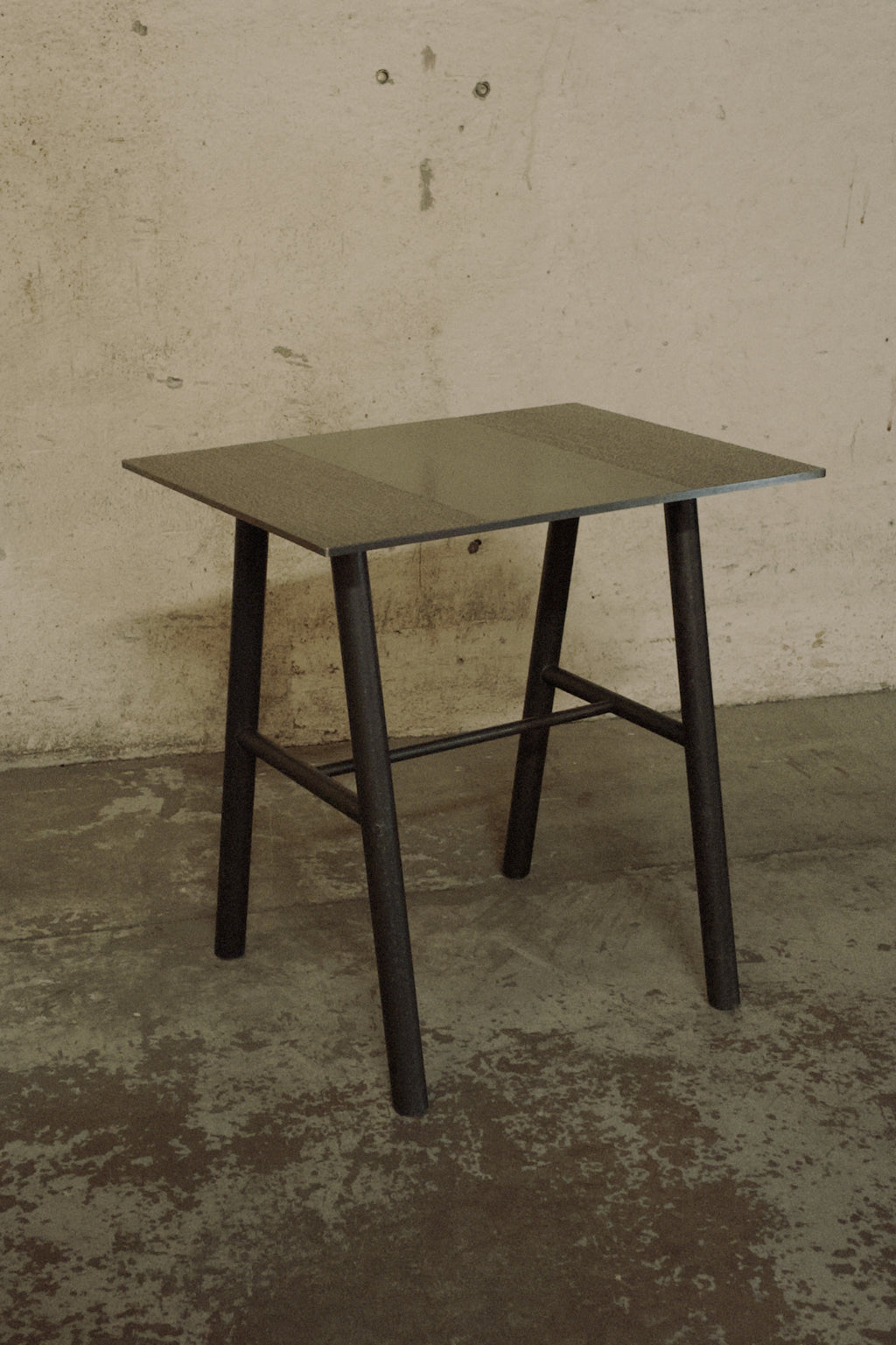 Naguri Side Table